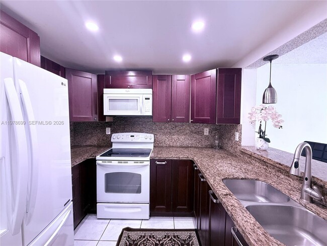 Building Photo - 15470 SW 82nd Ln