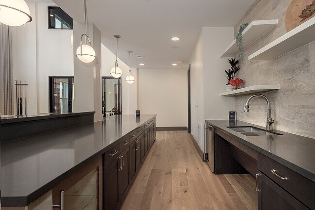 Building Photo - 8900 Six Pines Dr