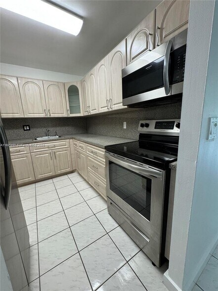 Building Photo - 7787 SW 86th St