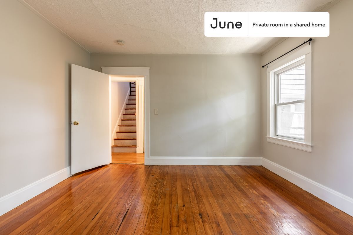 Building Photo - Room in Shared 9 bed/2 bath home