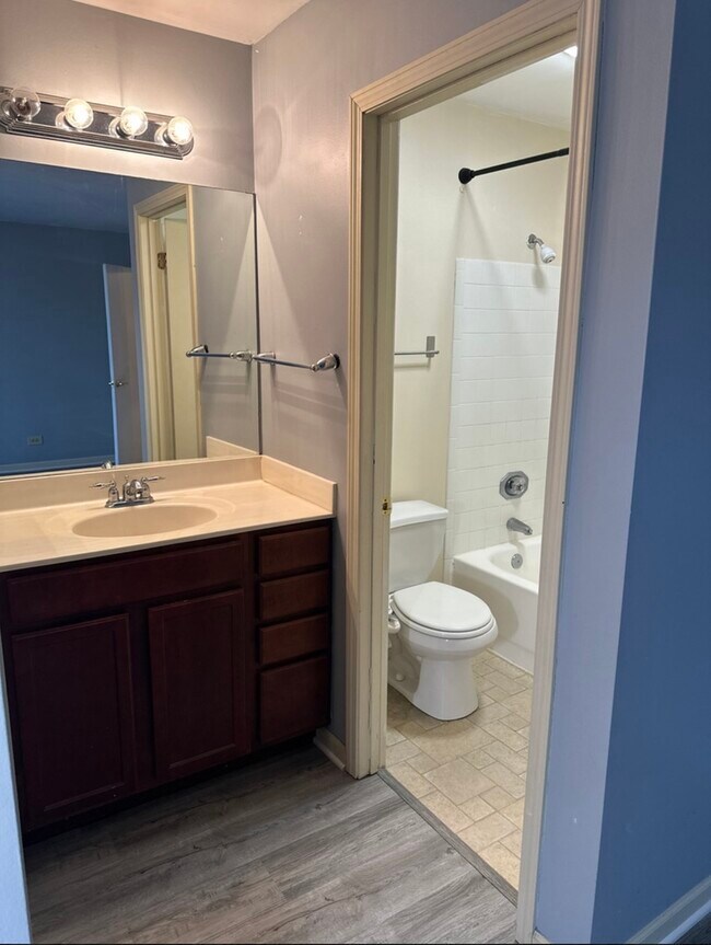 Building Photo - 214 Glengarry Dr