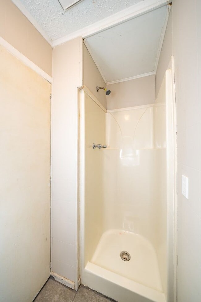 Building Photo - Charming Renovated 3-Bedroom Home in Dora!