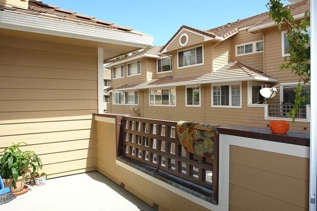 Building Photo - 455 Mill River Ln