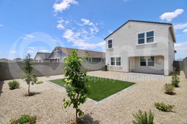 Building Photo - 2079 W Sable Ave