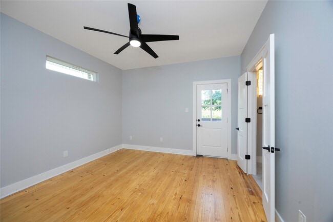 Building Photo - 1102 Bingham St