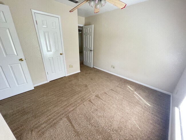 Building Photo - 4-Bedroom House for Rent in Killeen