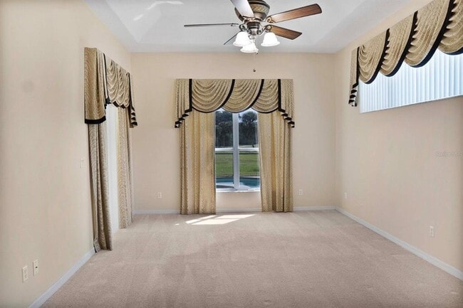 Building Photo - 215 Strathmore Cir