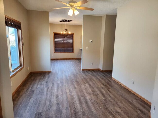 Building Photo - 825-827 Gohres St