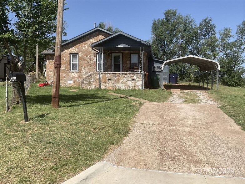 Primary Photo - 1400 NE 27th St