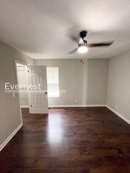 Building Photo - 636 Laramie Dr