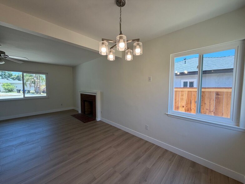 Building Photo - 8232 Malven Ave