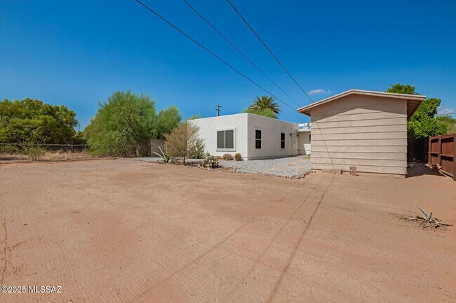 Building Photo - Charming 3bed/2 bath home located in the heart of Tucson, just minutes from the University of Ari...