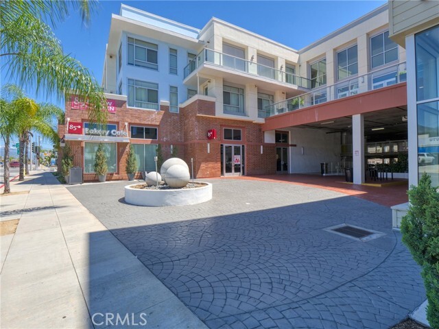 Building Photo - 56 E Duarte Rd