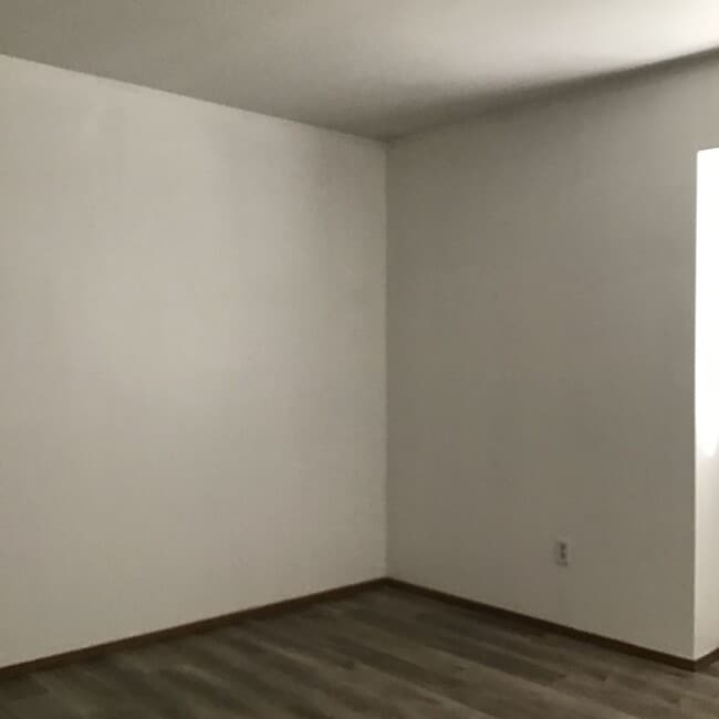 Building Photo - Special $200.00 off of first month's rent 3 Bedroom 2 Bath Home