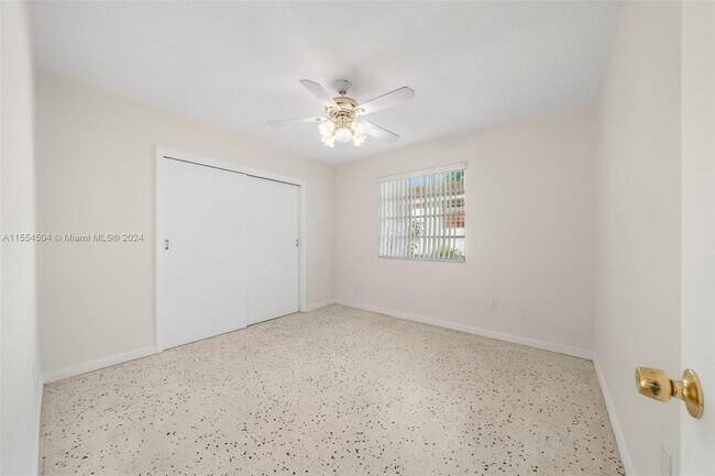 Building Photo - 8873 SW 25th St