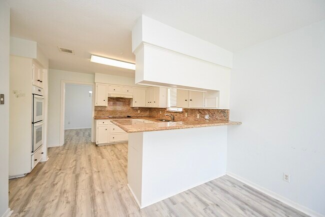 Building Photo - 7735 Quail Meadow Dr