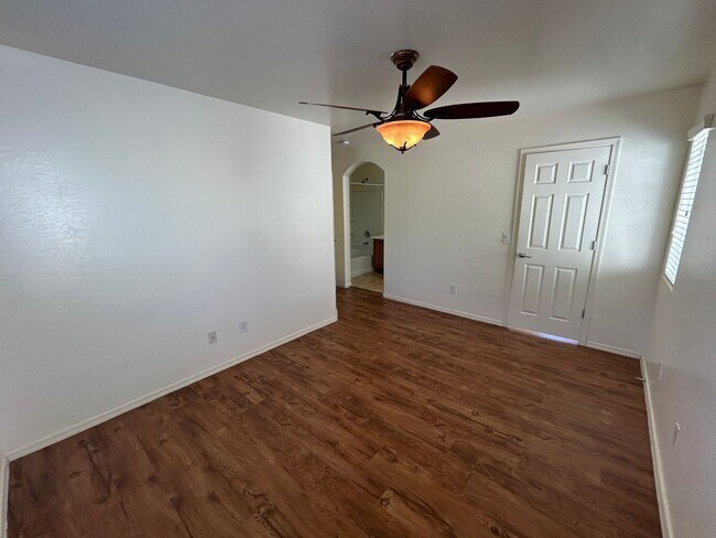 Building Photo - 14072 W Country Gables Dr