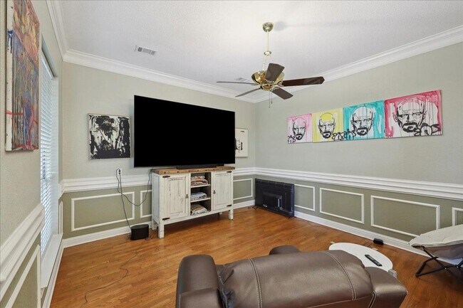 Building Photo - 4 Twin Cir Dr