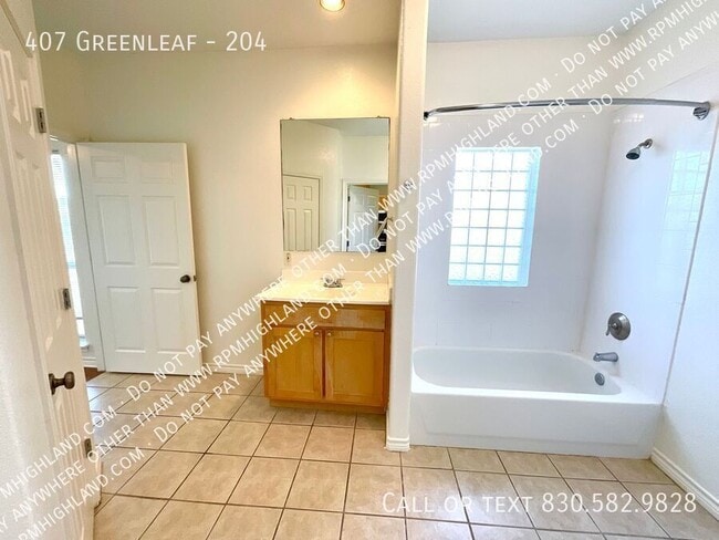 Building Photo - 407 Greenleaf-204