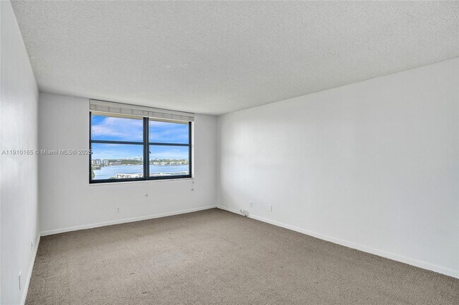 Building Photo - 18151 NE 31st Ct