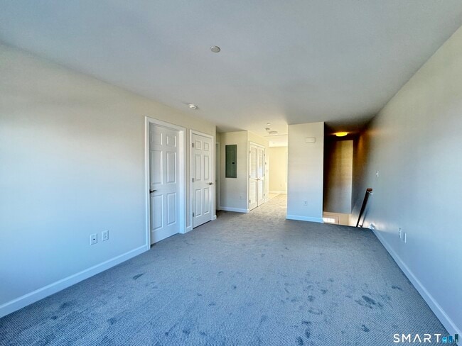 Building Photo - 46 Fairgate Dr