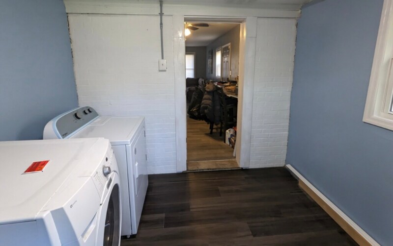 Building Photo - 533 Hinton St