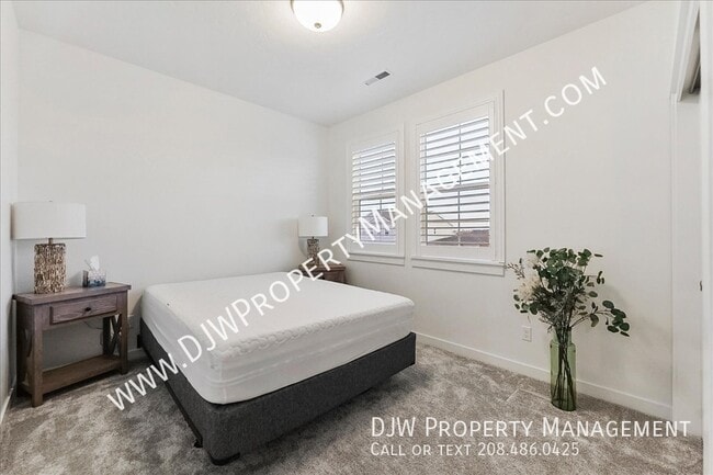 Building Photo - 14588 Cooper Sunrise Dr