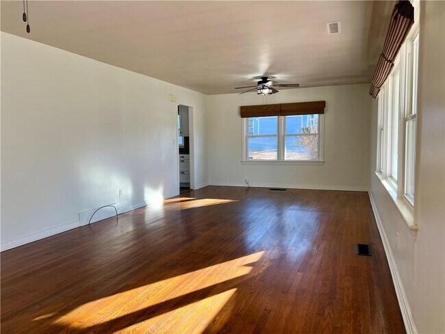 Building Photo - 436 E Prospect St