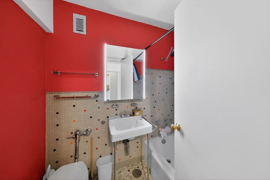 Building Photo - 7337 S South Shore Dr