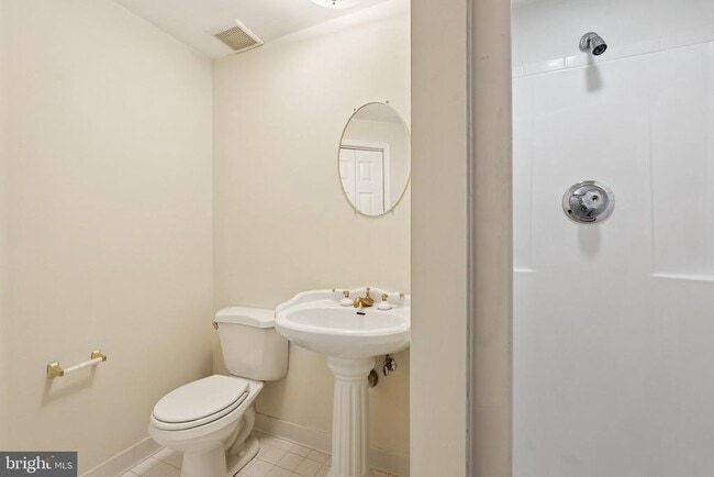 Building Photo - 43971 Kitts Hill Terrace