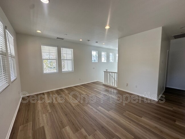 Building Photo - 3003 Shenandoah Dr