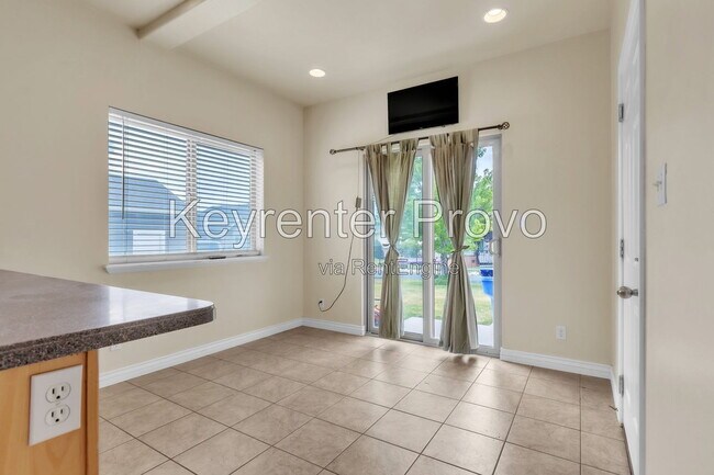 Building Photo - 4098 Hayes Cir