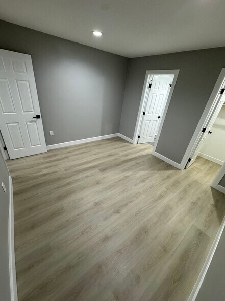 Building Photo - 6476 Orizaba Ave