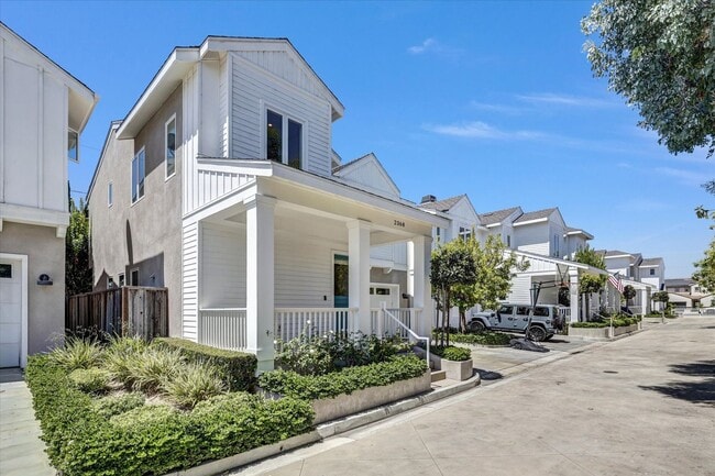 Building Photo - 2368 Orange Ave