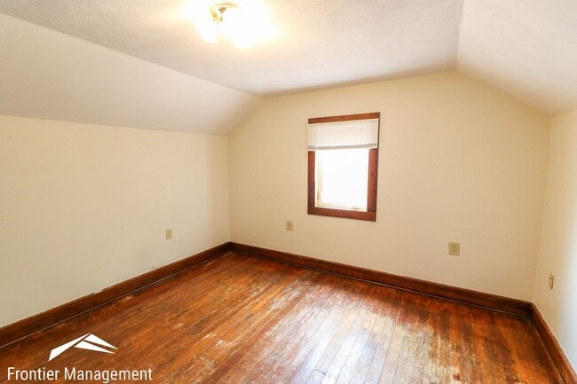 Building Photo - 931 Osage St