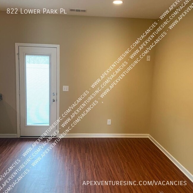 Building Photo - 822 Lower Park Pl