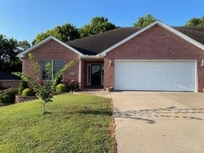 Building Photo - Duplex in Cape Girardeau