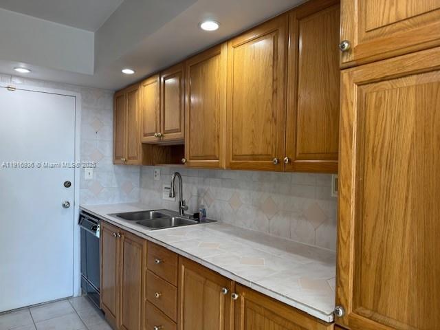 Building Photo - 5401 Collins Ave