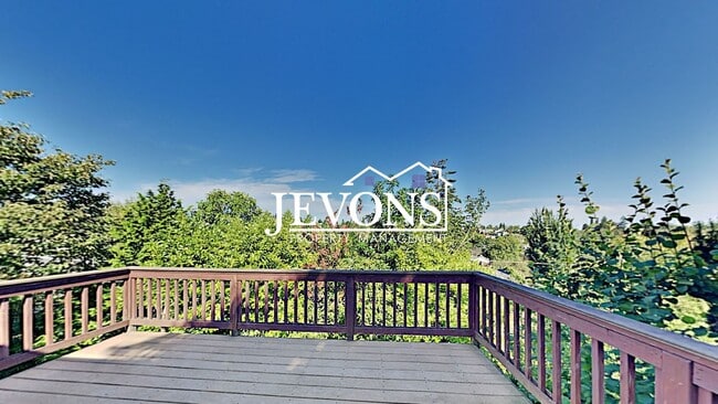 Building Photo - Beautiful two-story home in a walkable area near dining, shopping, entertainment and schools!