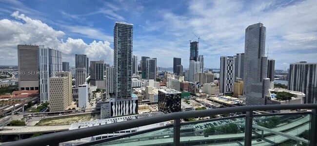 Building Photo - 350 S Miami Ave