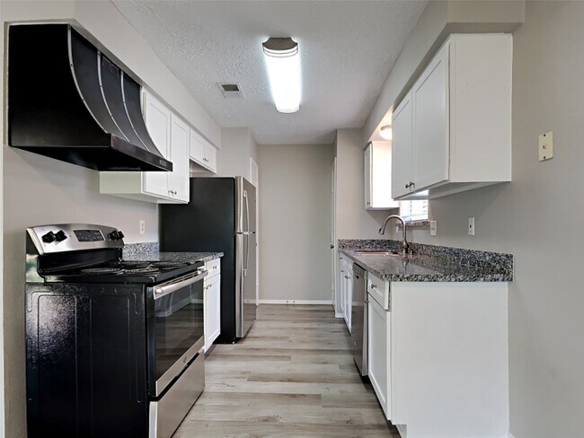 Building Photo - 5710 Flax Bourton St