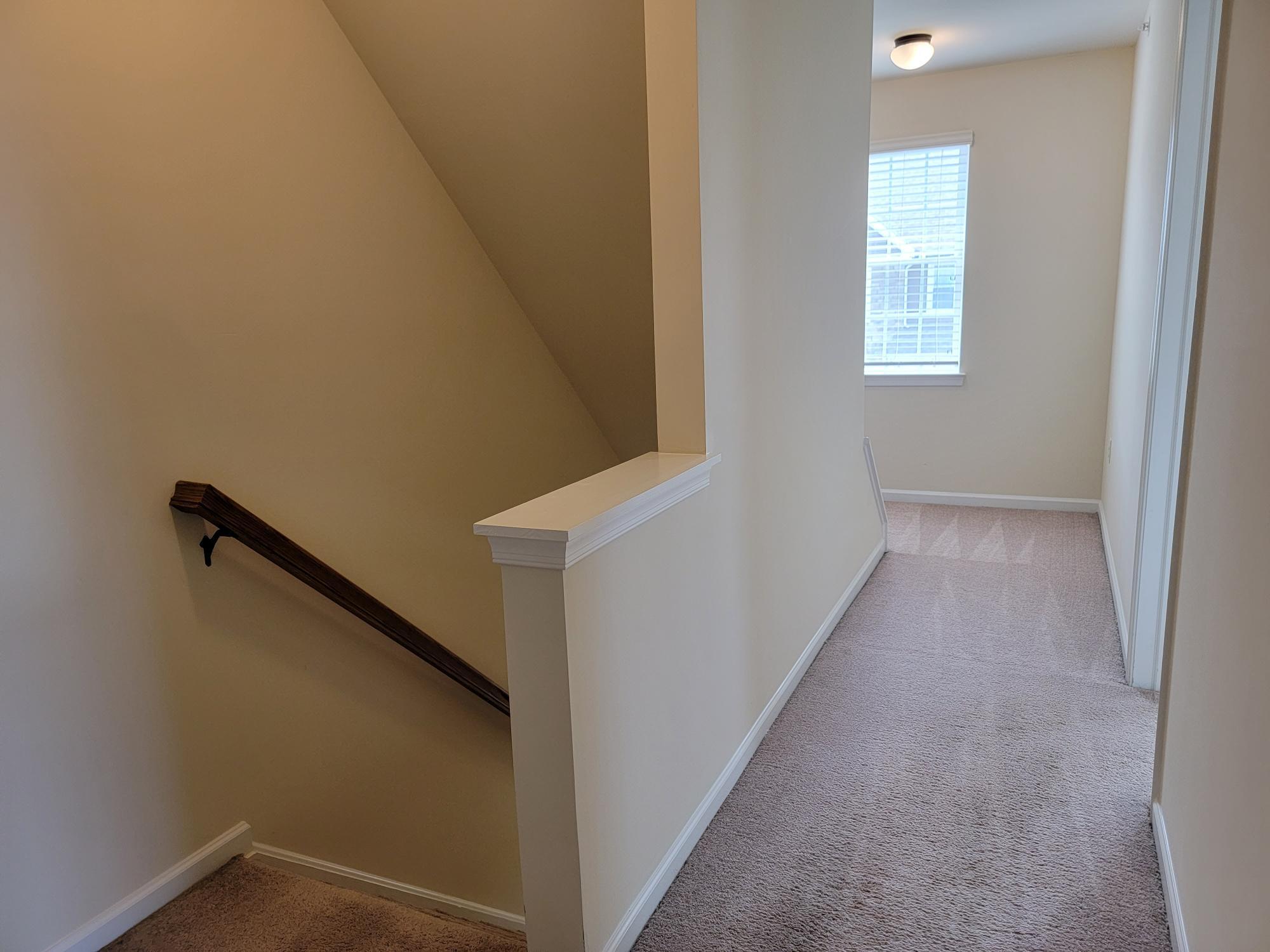 Building Photo - 726 Farmwood Ln