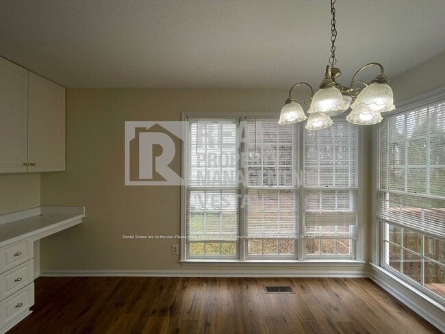 Building Photo - 425 Ashville Dr