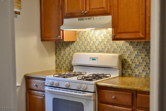 Building Photo - 805 Mountain Ave