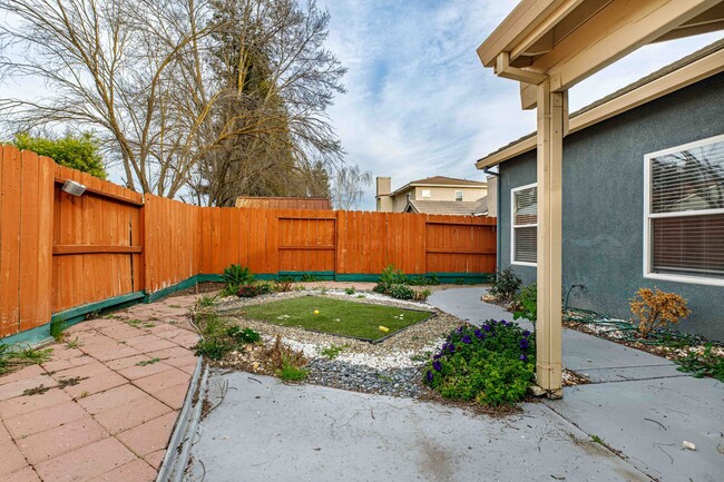 Building Photo - 4 bedroom home for RENT in Turlock only mi...