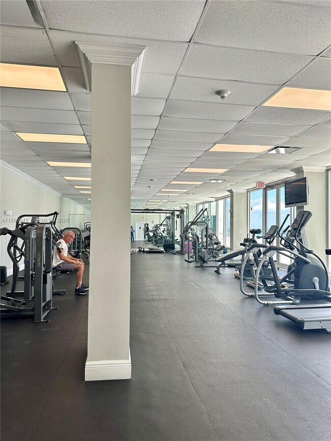 Building Photo - 7135 Collins Ave