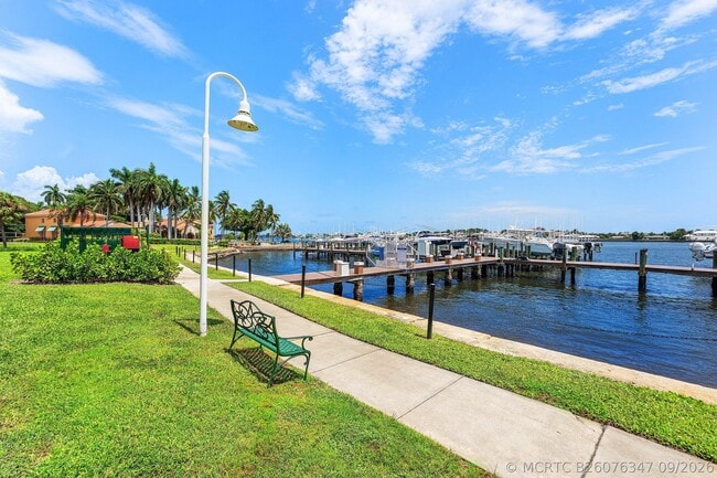 Building Photo - 167 Yacht Club Way