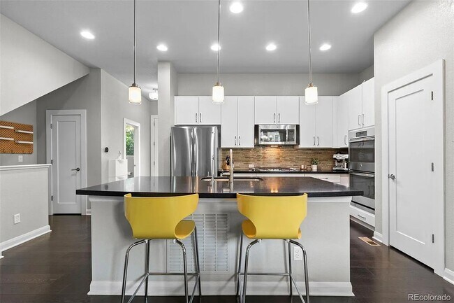 Building Photo - LUXURY MIDTOWN LIVING | PRIVATE BACKYARD RETREAT - Available NOW!