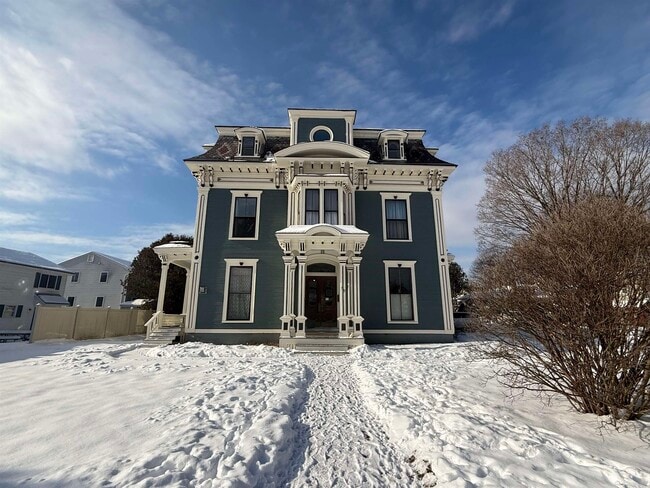 Building Photo - 79 Pine St