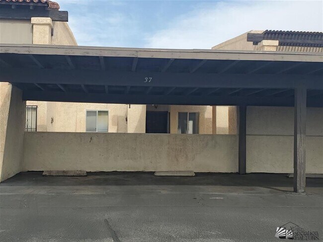 Building Photo - 2240 S Elks Ln